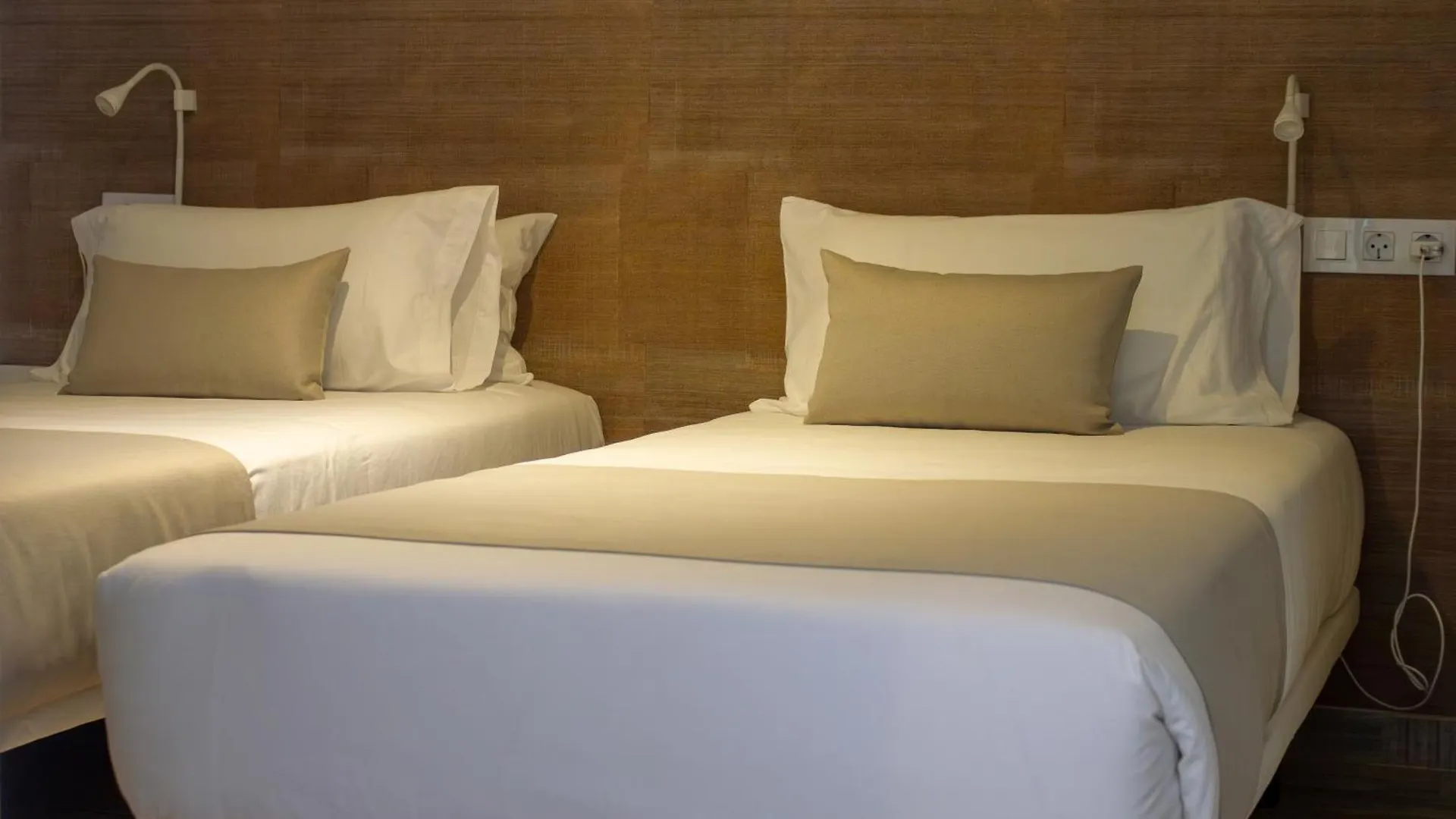 ***  Costa Adeje Garden Aparthotel Playa de las Americas  Španělsko