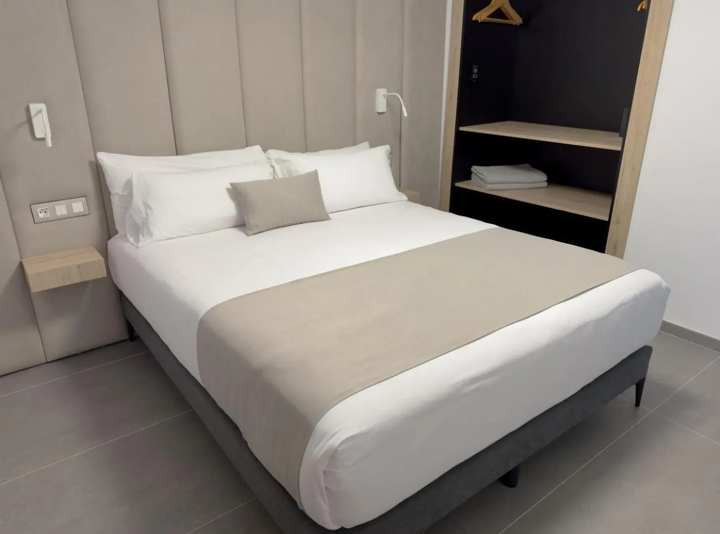 ***  Costa Adeje Garden Aparthotel Playa de las Americas  Španělsko