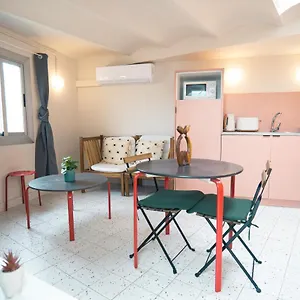 ** Hotel apartamentowy Smartr Ramblas Hiszpania